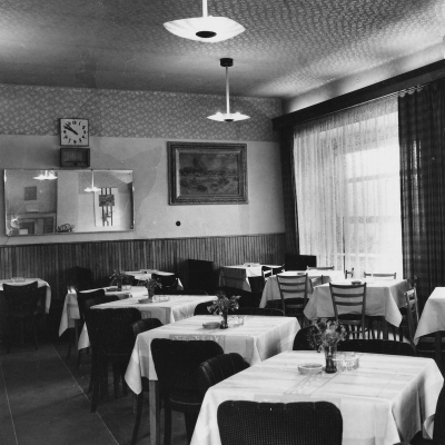 Interiér restaurace Beseda kolem roku 1970