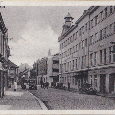 Pohlednice několikrát vydaná v 40. letech. Ještě Grand hotel Kořán, s vinárnou a lázněmi.