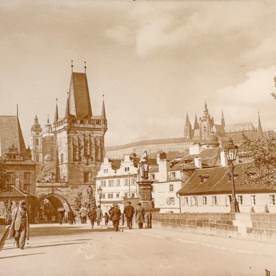 Karlův most vedoucí ke královskému hradu Československo 1928