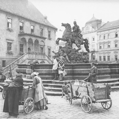 Náchod (Olomouc!) - střed města raní rozvážka mléka Československo 1928